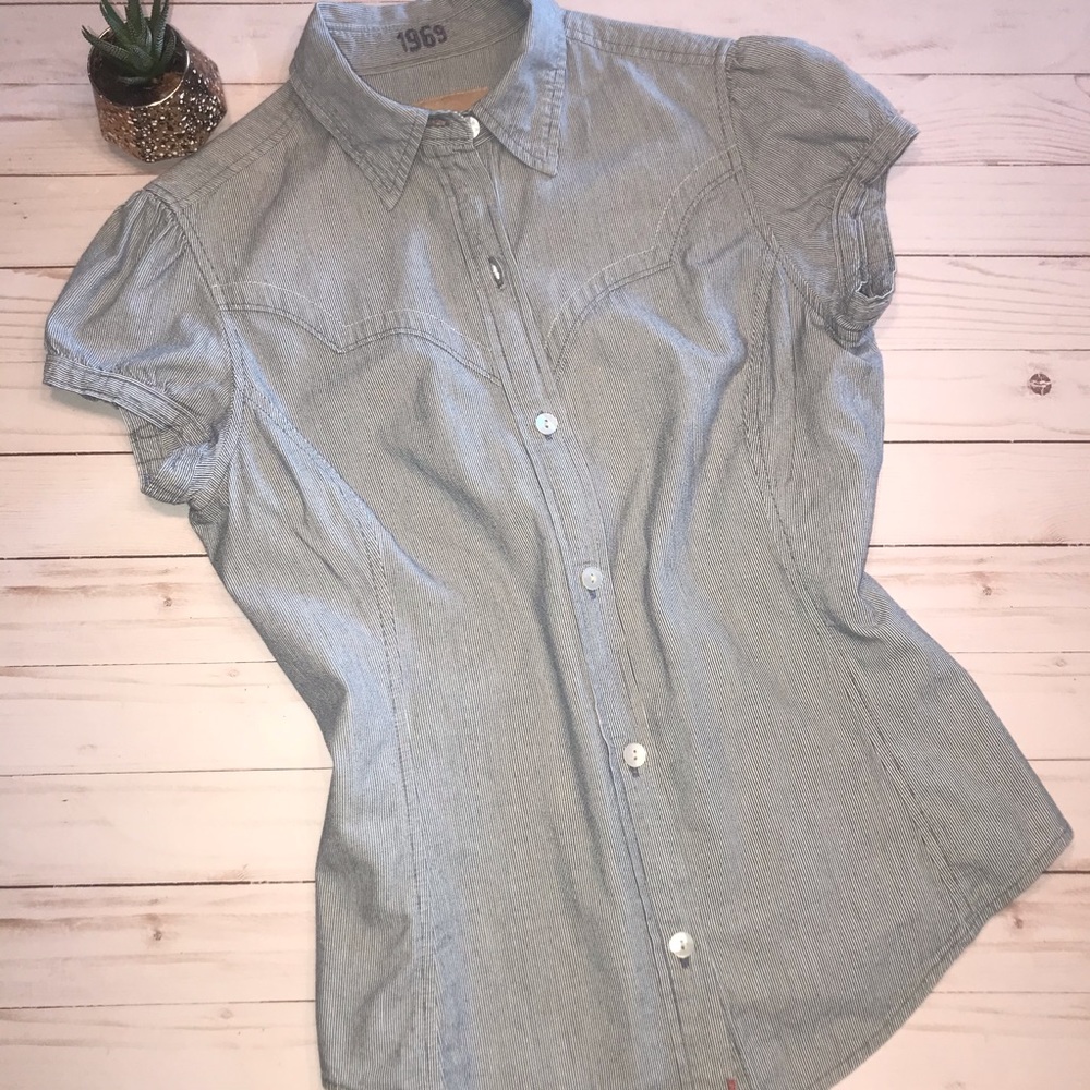 Gap Limited Edition 1969 Denim Top Size Medium